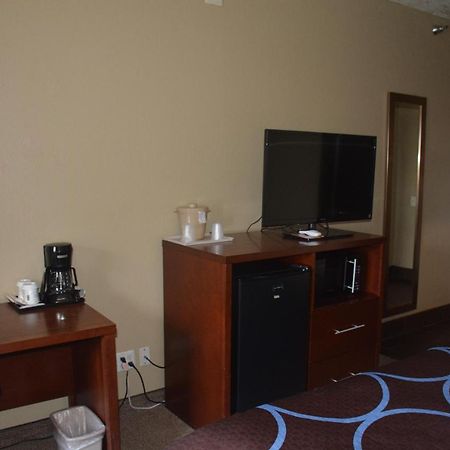 Hotel Super 8 By Wyndham Altoona Zewnętrze zdjęcie