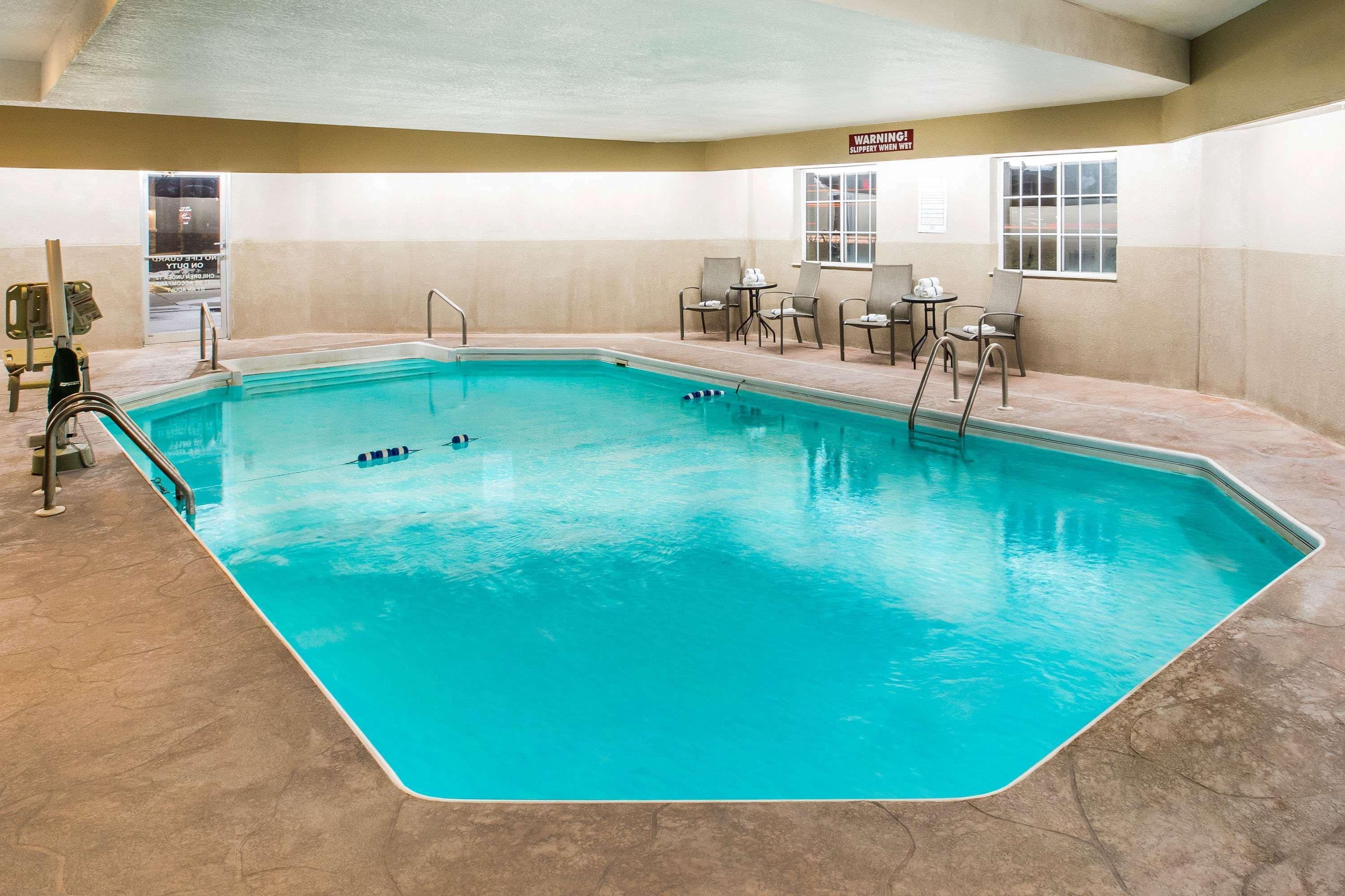 Hotel Super 8 By Wyndham Altoona Zewnętrze zdjęcie