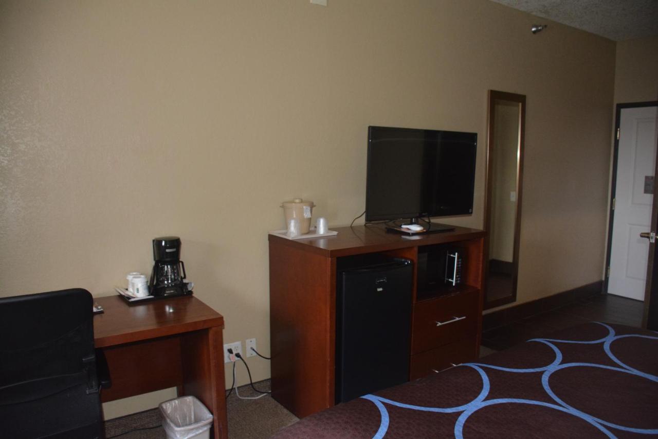 Hotel Super 8 By Wyndham Altoona Zewnętrze zdjęcie